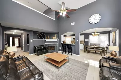 7902 Belterraza Court, Houston, TX 77083 - Photo 9