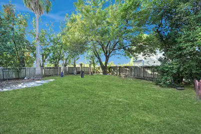 7902 Belterraza Court, Houston, TX 77083 - Photo 27