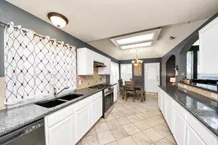 7902 Belterraza Ct, Houston, TX 77083 - Photo 13