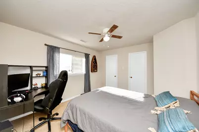 7902 Belterraza Court, Houston, TX 77083 - Photo 17