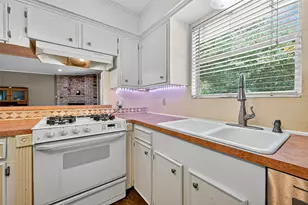 10302 Ivyridge Rd, Houston, TX 77043 - Photo 23