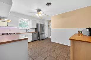 10302 Ivyridge Rd, Houston, TX 77043 - Photo 19