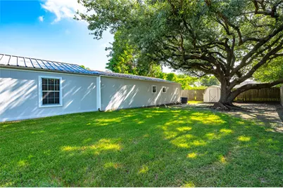 507 W Oak Street, Highlands, TX 77562 - Photo 13