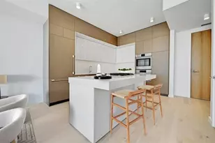 313 W 17th St, Austin, TX 78701 - Photo 3