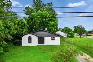 502 N Oak St, Texas City, TX 77591 - Photo 1