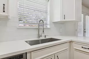 9642 Judalon Ln, Houston, TX 77063 - Photo 11