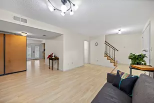 10831 Sandpiper Dr, Houston, TX 77096 - Photo 9