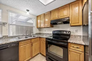 10831 Sandpiper Dr, Houston, TX 77096 - Photo 13