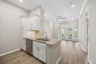 5353 Memorial Drive #2020, Houston, TX 77007 - Photo 1
