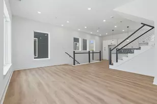 207 Foxshire Ln, Houston, TX 77047 - Photo 3