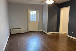 7648 Broadview Dr, Houston, TX 77061 - Photo 9