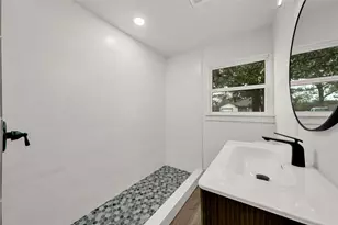 4331 Herridge St, Houston, TX 77022 - Photo 11