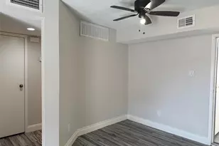 6701 Sands Point Dr, Houston, TX 77074 - Photo 11