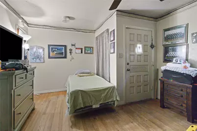 5702 Wood Creek Way, Houston, TX 77017 - Photo 9