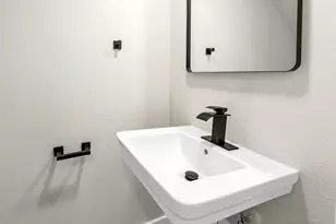 1006 4th St, Hempstead, TX 77445 - Photo 13