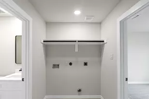 1006 4th St, Hempstead, TX 77445 - Photo 17