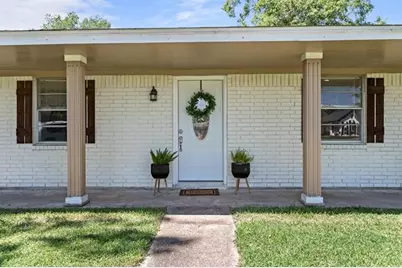 19 Stradford, Orange, TX 77632 - Photo 3