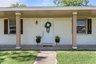 19 Stradford, Orange, TX 77632 - Photo 3
