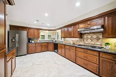 2 Chatterbird Lane, The Woodlands, TX 77380 - Photo 13