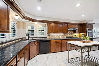 2 Chatterbird Lane, The Woodlands, TX 77380 - Photo 11