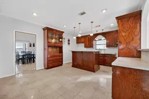 512 Bertloma St, Pasadena, TX 77502 - Photo 7