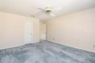 9800 Pagewood Ln, Houston, TX 77042 - Photo 17