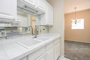 9800 Pagewood Ln, Houston, TX 77042 - Photo 5