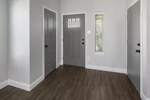 916 Crested Point Dr, College Station, TX 77845 - Photo 9