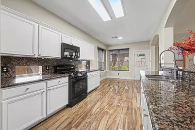 8422 W Sienna Cove Lane, Houston, TX 77083 - Photo 9