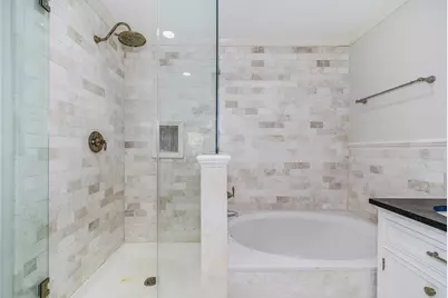 158 N Magnolia Pond Place #158E, The Woodlands, TX 77381 - Photo 15