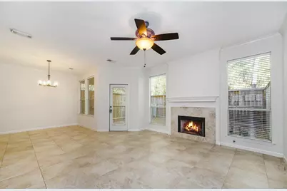 158 N Magnolia Pond Place #158E, The Woodlands, TX 77381 - Photo 5