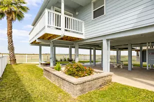 13026 John Reynolds Rd, Galveston, TX 77554 - Photo 19