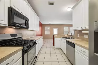 341 Capella Oaks Lane, Dickinson, TX 77539 - Photo 3