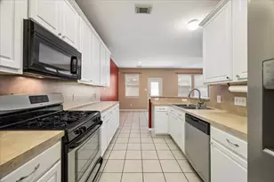 341 Capella Oaks Ln, Dickinson, TX 77539 - Photo 3