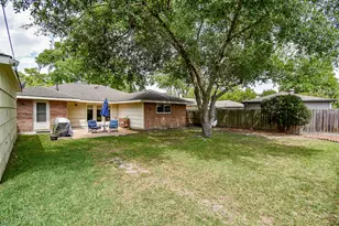 5727 Arboles Dr, Houston, TX 77035 - Photo 27