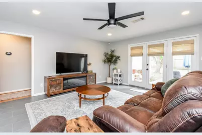 5727 Arboles Drive, Houston, TX 77035 - Photo 11