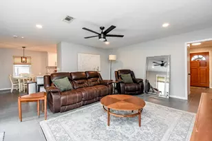 5727 Arboles Dr, Houston, TX 77035 - Photo 9