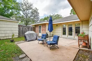 5727 Arboles Dr, Houston, TX 77035 - Photo 29