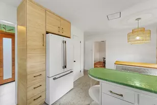 2052 Addison Rd, Houston, TX 77030 - Photo 3