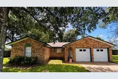 2 Travis Court, Angleton, TX 77515 - Photo 1