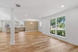 10711 Ella Lee Ln, Houston, TX 77042 - Photo 9