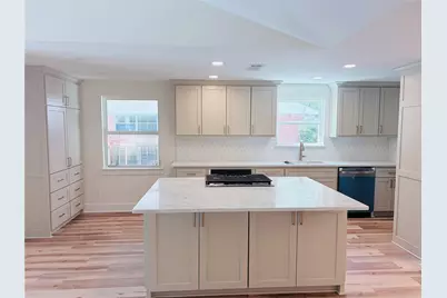 10711 Ella Lee Lane, Houston, TX 77042 - Photo 9