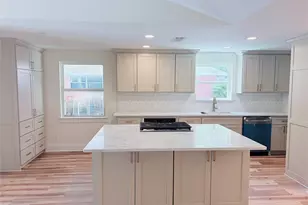 10711 Ella Lee Ln, Houston, TX 77042 - Photo 9