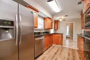 10706 Inwood Dr, Houston, TX 77042 - Photo 13