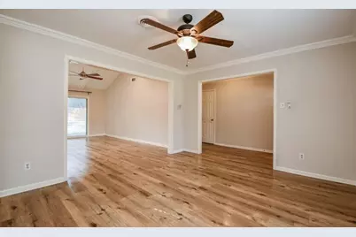 10706 Inwood Drive, Houston, TX 77042 - Photo 5