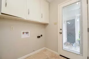 10706 Inwood Dr, Houston, TX 77042 - Photo 17