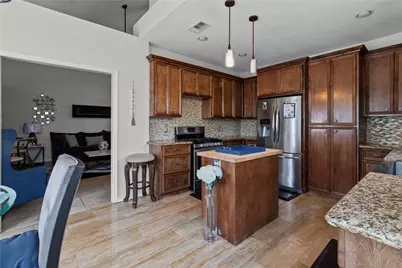 10902 Spruce Drive N, La Porte, TX 77571 - Photo 9