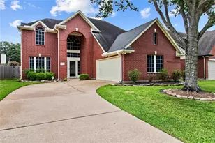 10902 Spruce Dr N, La Porte, TX 77571 - Photo 1