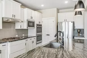 702 Hooks Trl, League City, TX 77573 - Photo 17