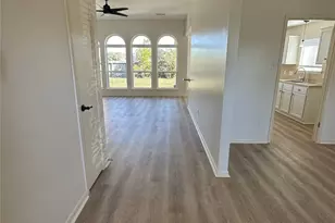 204 Wood Hollow Dr, League City, TX 77573 - Photo 3